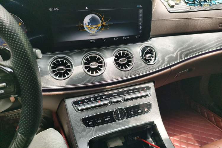 Used Mercedes-Benz CLS 2018 CLS 350 4MATIC Audio And AC Panel