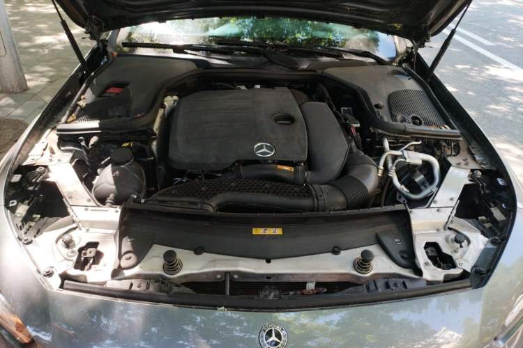 Used Mercedes-Benz CLS 2018 CLS 300 Dynamic Edition Engine Bay