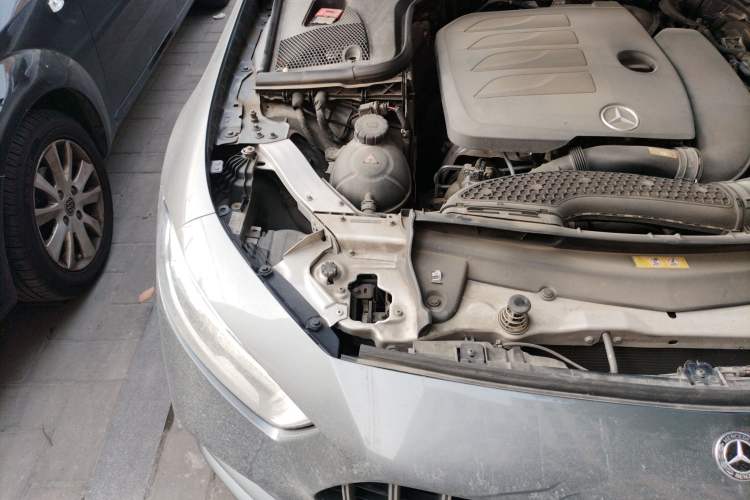 Used Mercedes-Benz CLS 2018 CLS 350 4MATIC Engine Bay Right