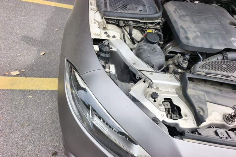 Used Mercedes-Benz CLS 2018 CLS 300 Dynamic Edition Engine Bay Right