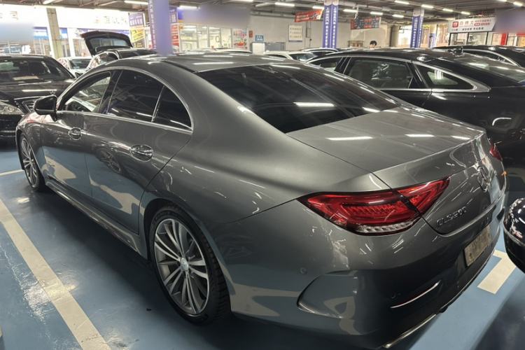 Used Mercedes-Benz CLS 2018 CLS 300 Luxury Model Exterior 3