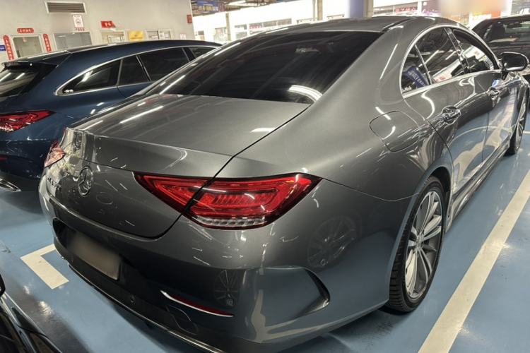 Used Mercedes-Benz CLS 2018 CLS 300 Luxury Model Exterior 4