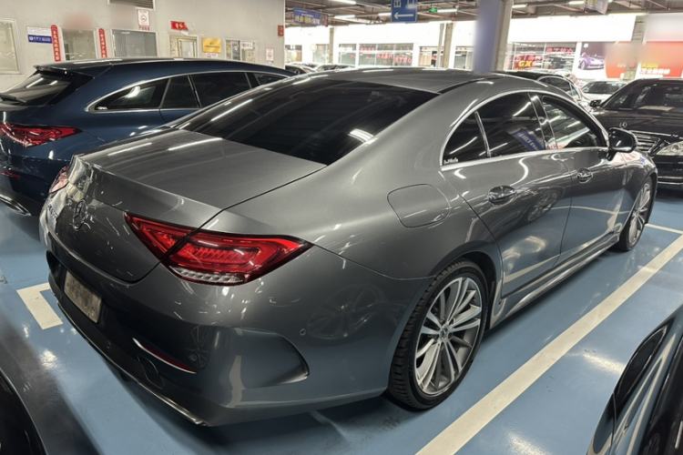 Used Mercedes-Benz CLS 2018 CLS 300 Luxury Model Exterior 5
