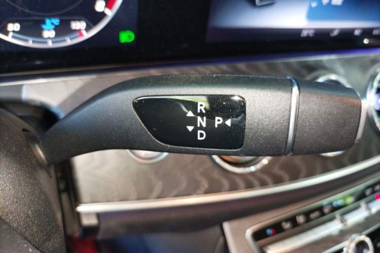 Used Mercedes-Benz CLS 2018 CLS 300 Dynamic Edition Gear Lever