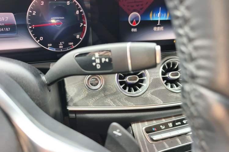 Used Mercedes-Benz CLS 2018 CLS 300 Dynamic Edition Gear Lever