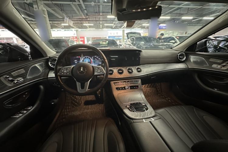 Used Mercedes-Benz CLS 2018 CLS 300 Luxury Model Interior 1