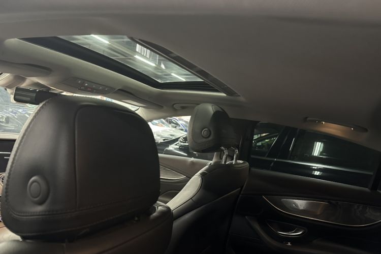Used Mercedes-Benz CLS 2018 CLS 300 Luxury Model Interior 12