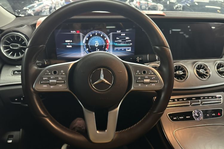 Used Mercedes-Benz CLS 2018 CLS 300 Luxury Model Interior 3