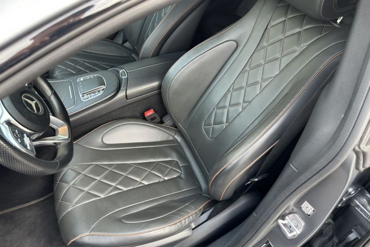 Used Mercedes-Benz CLS 2018 CLS 350 4MATIC Avantgarde Special Edition Interior 3