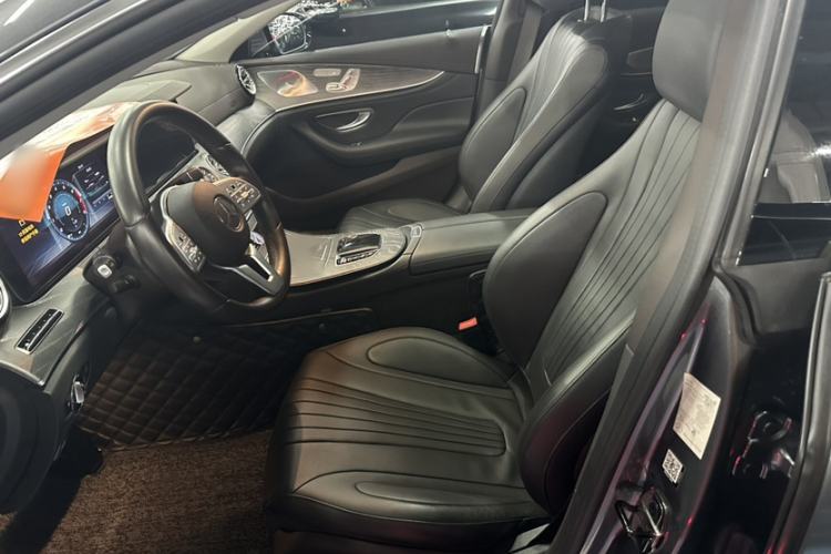 Used Mercedes-Benz CLS 2018 CLS 300 Luxury Model Interior 7