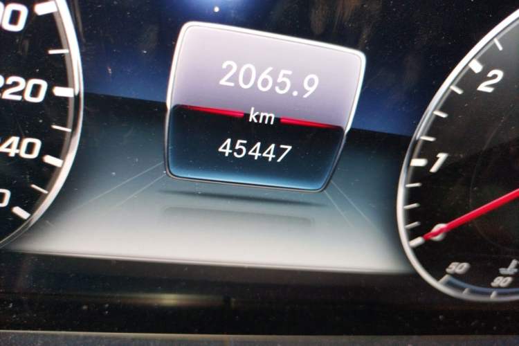 Used Mercedes-Benz CLS 2018 CLS 300 Dynamic Edition Odometer Close Up