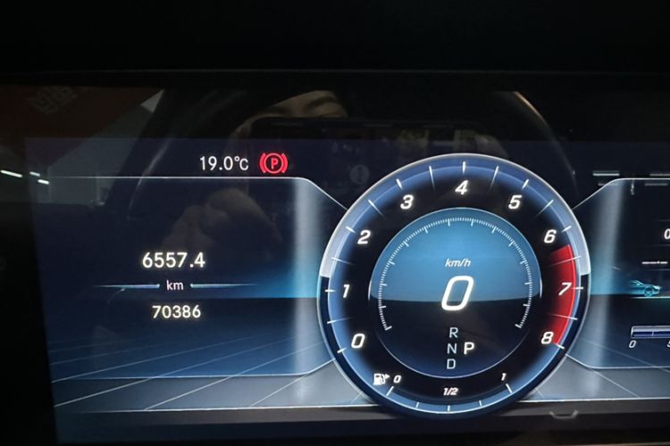 Used Mercedes-Benz CLS 2018 CLS 300 Luxury Model Odometer Close Up