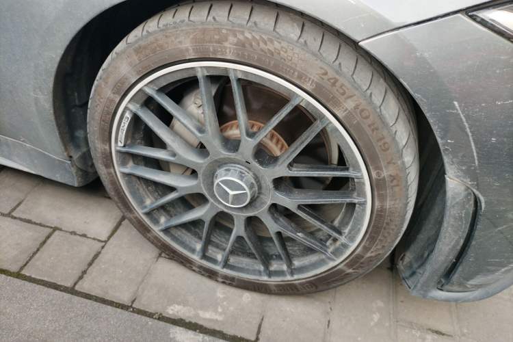 Used Mercedes-Benz CLS 2018 CLS 350 4MATIC Right Front Wheel Hub