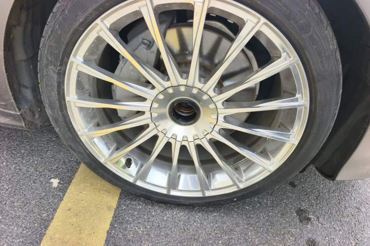 Used Mercedes-Benz CLS 2018 CLS 300 Dynamic Edition Right Front Wheel Hub