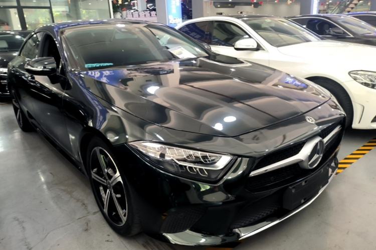 Used Mercedes-Benz CLS 2018 CLS 300 Dynamic Edition Front Right 45 Deg