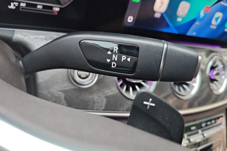 Used Mercedes-Benz CLS 2018 CLS 300 Dynamic Edition Gear Lever