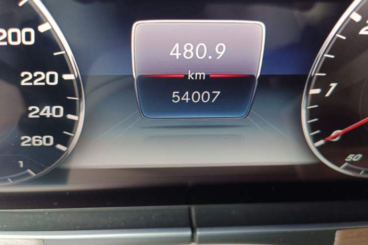 Used Mercedes-Benz CLS 2018 CLS 300 Dynamic Edition Odometer Close Up