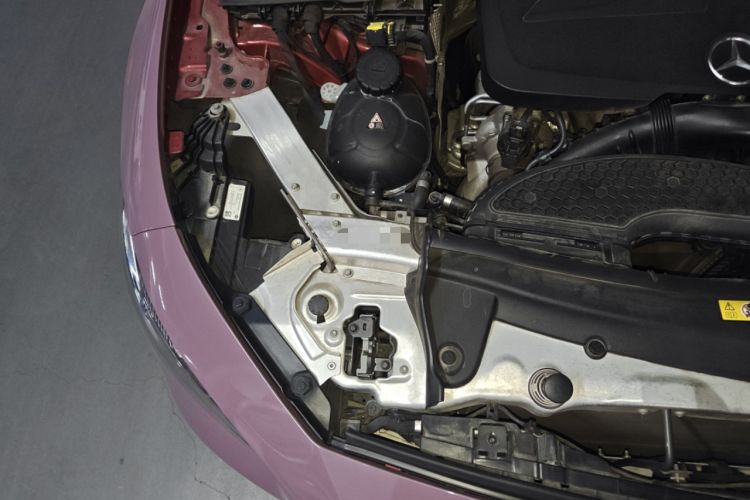Used Mercedes-Benz CLS 2018 CLS 300 Luxury Model Engine Bay Right