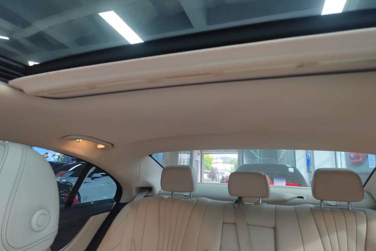 Used Mercedes-Benz CLS 2018 CLS 300 Dynamic Edition Headliner