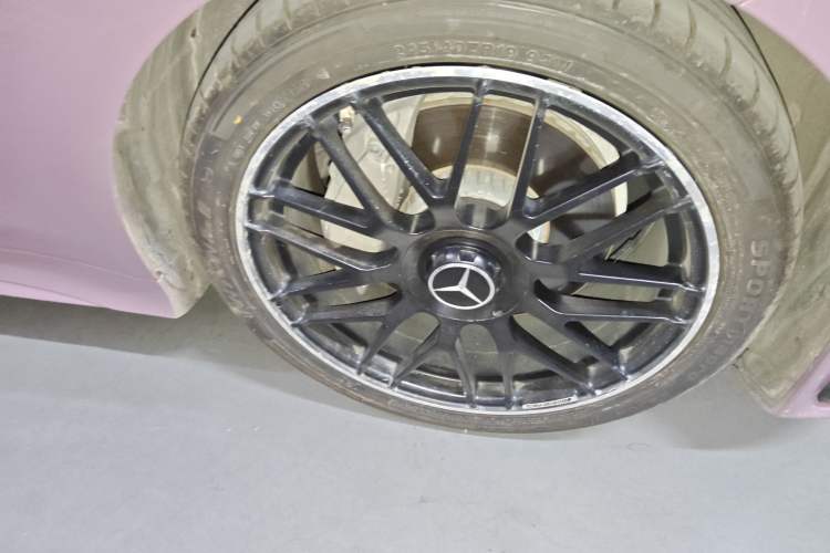 Used Mercedes-Benz CLS 2018 CLS 300 Luxury Model Right Front Wheel Hub