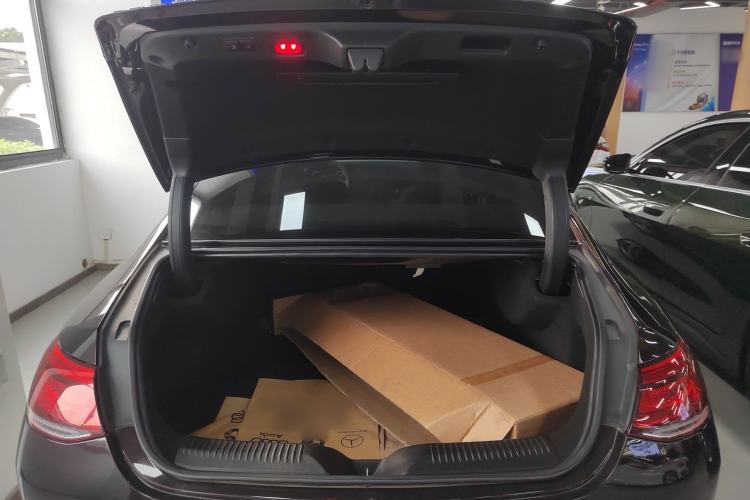 Used Mercedes-Benz CLS 2018 CLS 300 Dynamic Edition Trunk
