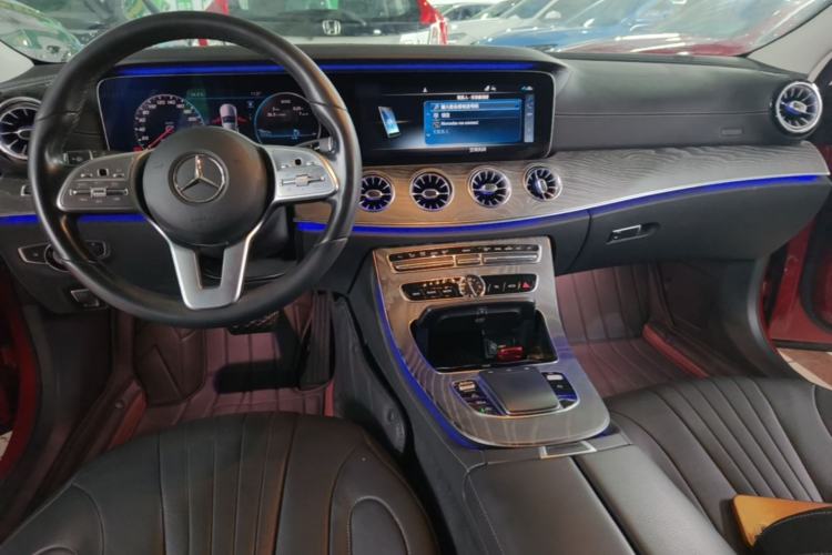 Used Mercedes-Benz CLS 2018 CLS 300 Dynamic Edition Center Console