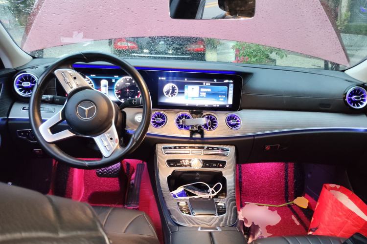 Used Mercedes-Benz CLS 2018 CLS 300 Dynamic Edition Center Console