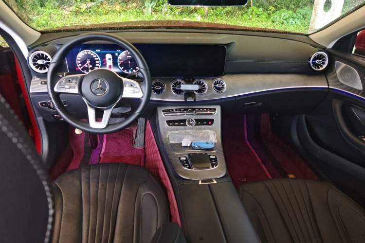 Used Mercedes-Benz CLS 2018 CLS 300 Luxury Model Center Console