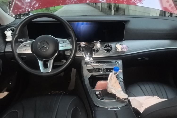Used Mercedes-Benz CLS 2018 CLS 350 4MATIC Center Console
