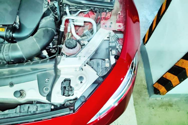 Used Mercedes-Benz CLS 2018 CLS 350 4MATIC Engine Bay Left
