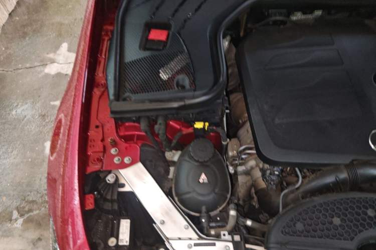 Used Mercedes-Benz CLS 2018 CLS 300 Luxury Model Engine Bay Right