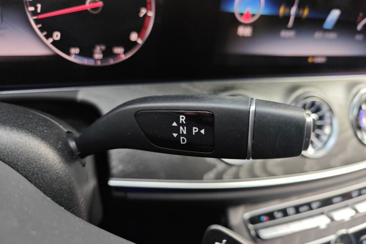 Used Mercedes-Benz CLS 2018 CLS 300 Dynamic Edition Gear Lever