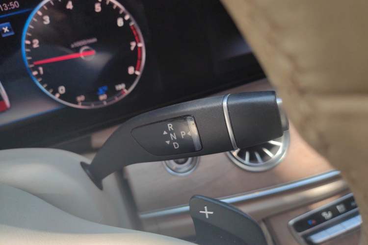 Used Mercedes-Benz CLS 2018 CLS 300 Dynamic Edition Gear Lever