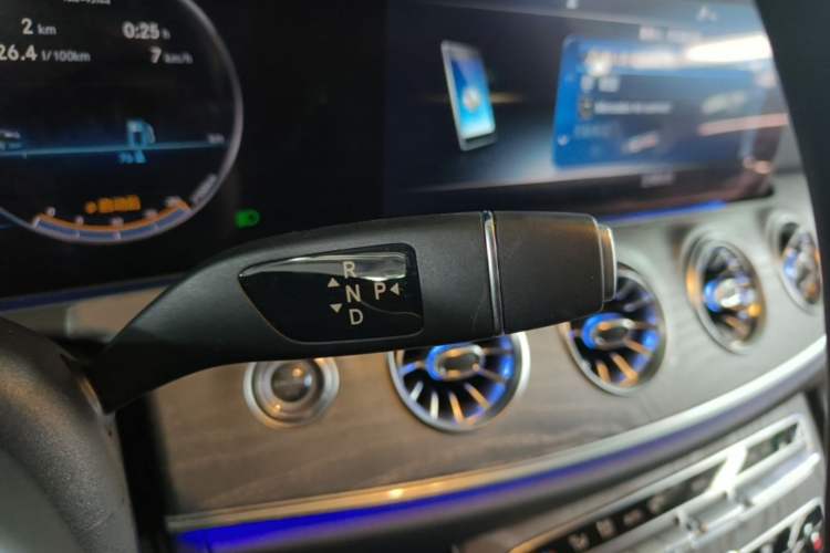 Used Mercedes-Benz CLS 2018 CLS 300 Dynamic Edition Gear Lever