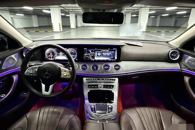 Used Mercedes-Benz CLS 2018 CLS 300 Luxury Model Interior 1