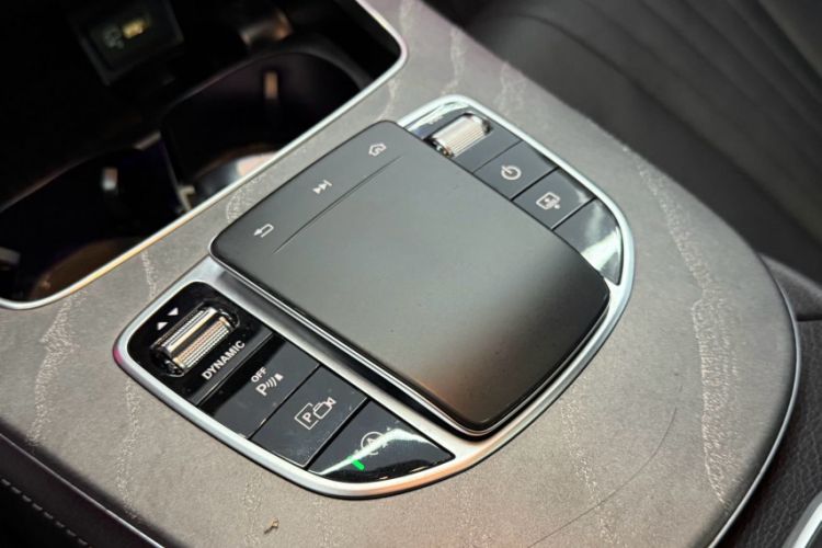 Used Mercedes-Benz CLS 2018 CLS 300 Luxury Model Interior 1