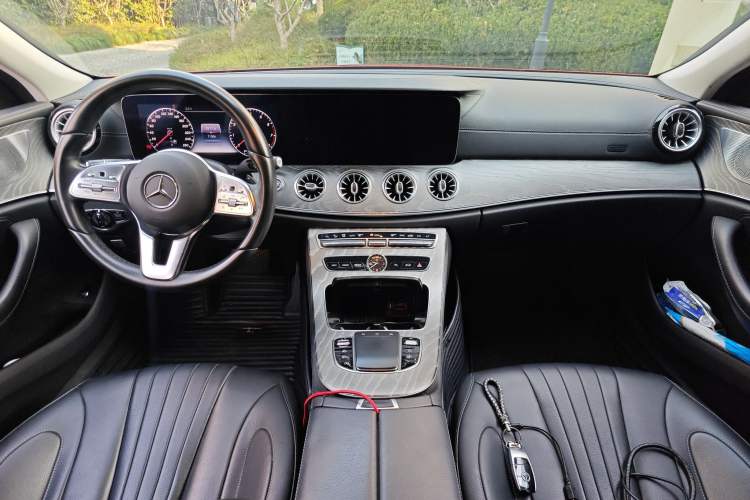 Used Mercedes-Benz CLS 2018 CLS 300 Dynamic Edition Interior 2