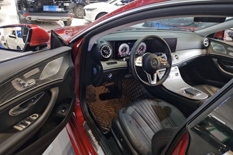 Used Mercedes-Benz CLS 2018 CLS 300 Luxury Model Interior 2