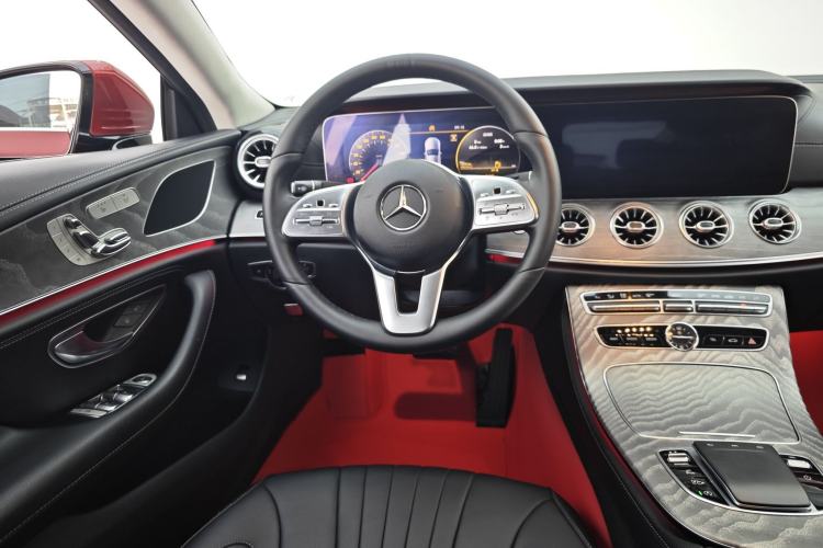 Used Mercedes-Benz CLS 2018 CLS 300 Dynamic Edition Interior 7
