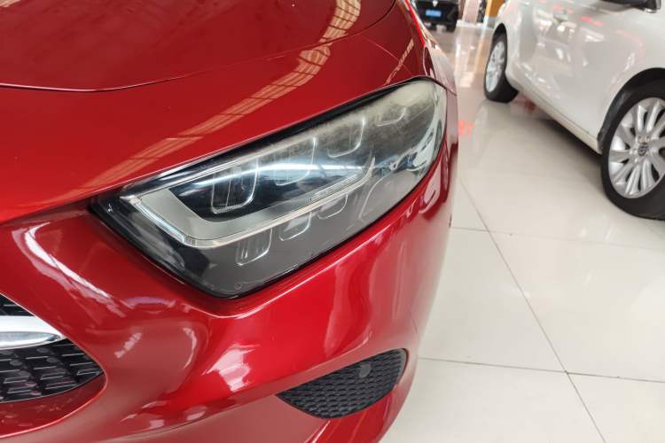Used Mercedes-Benz CLS 2018 CLS 300 Dynamic Edition Left Front Headlight