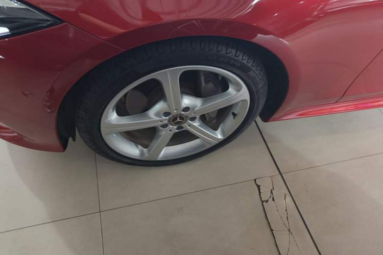 Used Mercedes-Benz CLS 2018 CLS 300 Dynamic Edition Left Front Wheel Hub