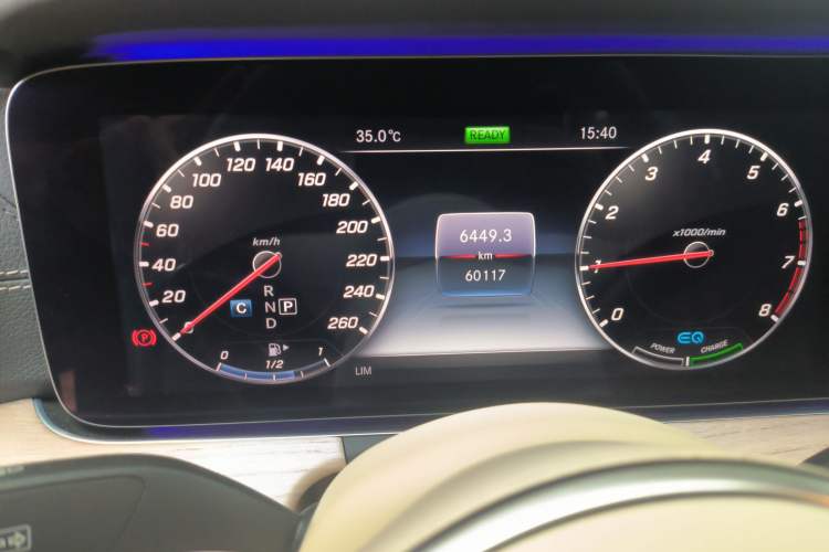 Used Mercedes-Benz CLS 2018 CLS 350 4MATIC Odometer Close Up