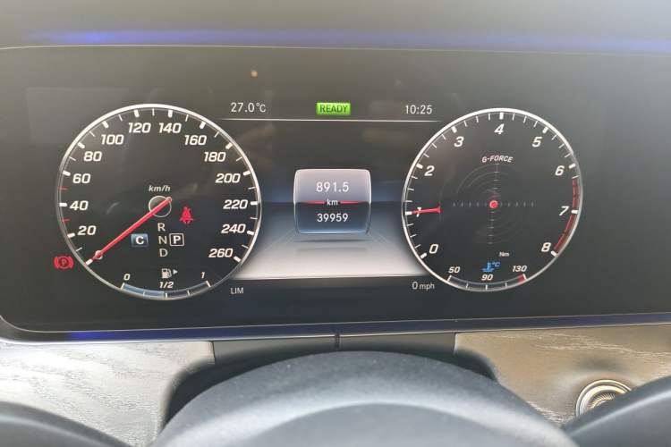 Used Mercedes-Benz CLS 2018 CLS 350 4MATIC Odometer Close Up
