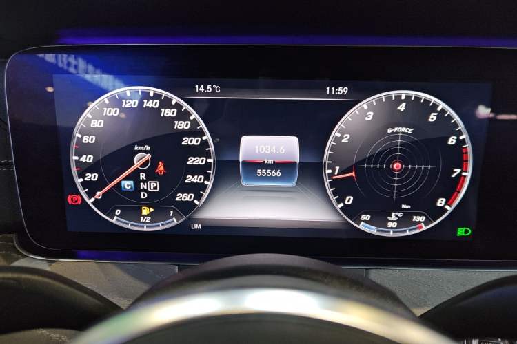 Used Mercedes-Benz CLS 2018 CLS 300 Luxury Model Odometer Close Up