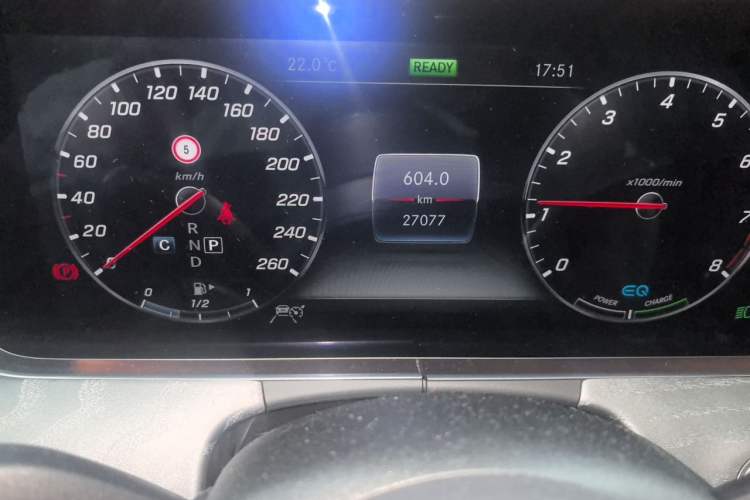Used Mercedes-Benz CLS 2018 CLS 350 4MATIC Odometer Close Up