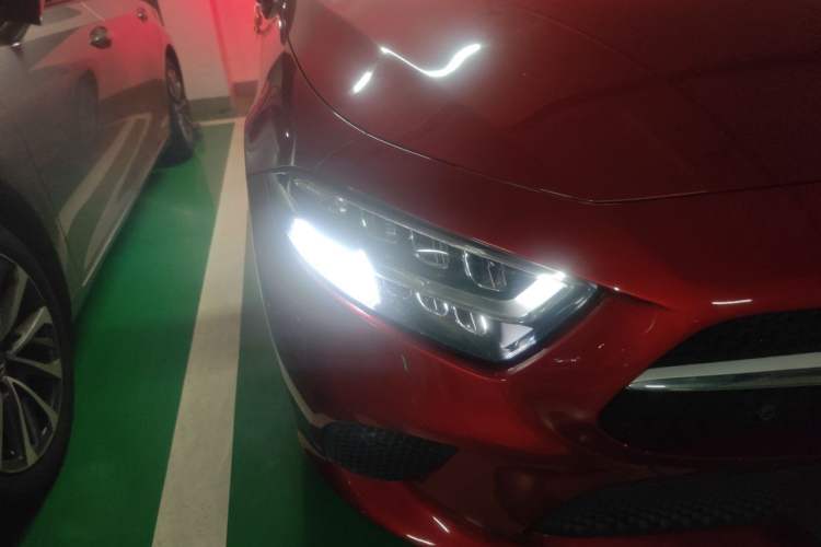 Used Mercedes-Benz CLS 2018 CLS 300 Dynamic Edition Right Front Headlight