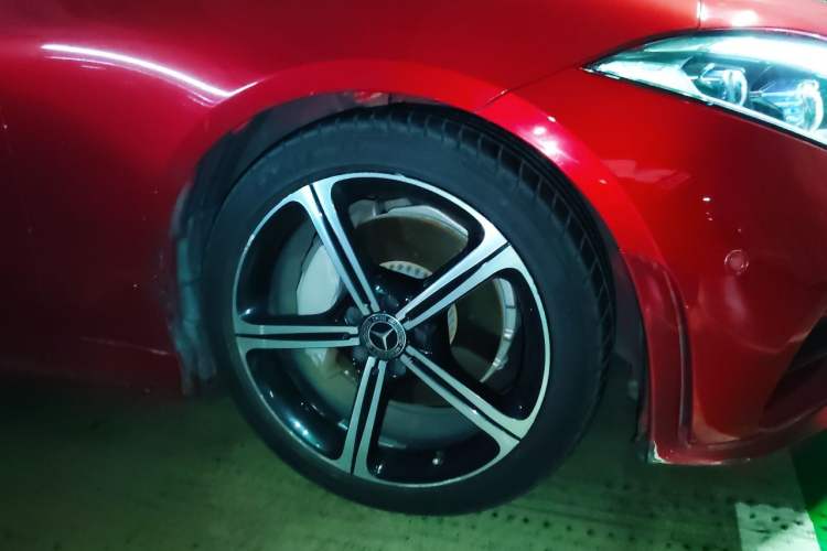 Used Mercedes-Benz CLS 2018 CLS 350 4MATIC Right Front Wheel Hub