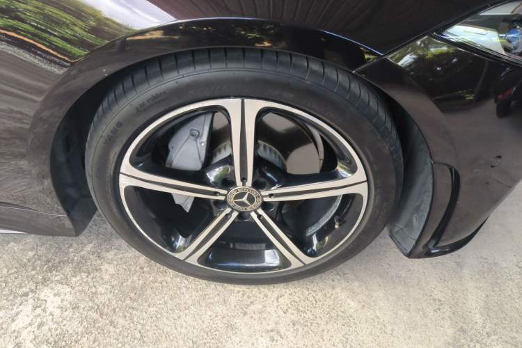 Used Mercedes-Benz CLS 2018 CLS 350 4MATIC Right Front Wheel Hub