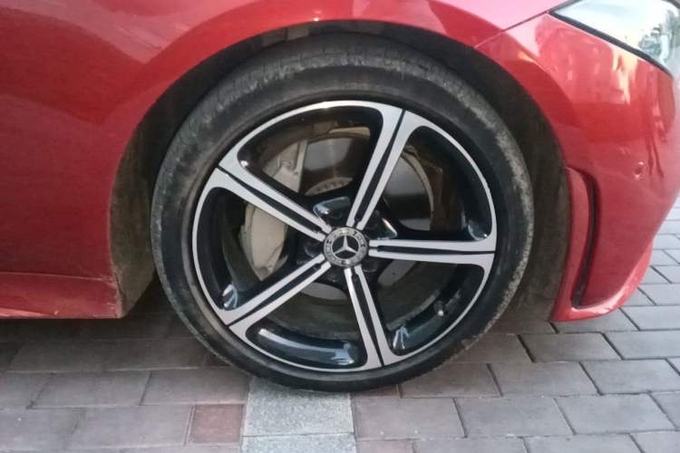 Used Mercedes-Benz CLS 2018 CLS 350 4MATIC Right Front Wheel Hub