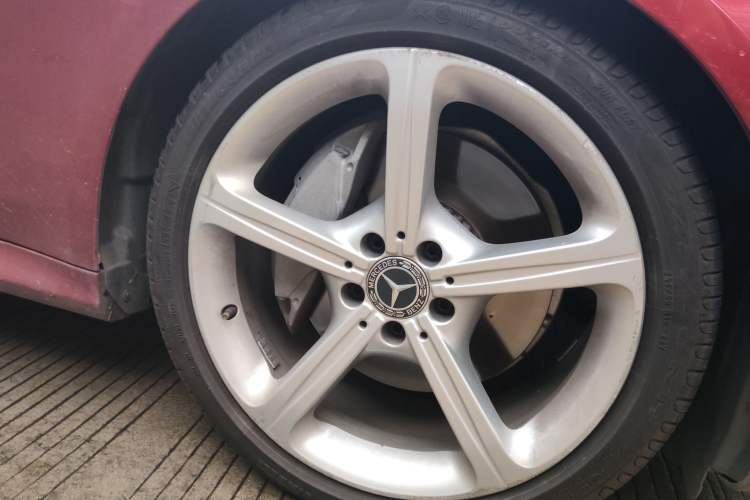 Used Mercedes-Benz CLS 2018 CLS 300 Dynamic Edition Right Front Wheel Hub